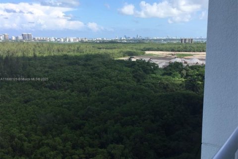 Copropriété à louer à North Miami, Floride: 2 chambres, 163.79 m2 № 1942076 - photo 1