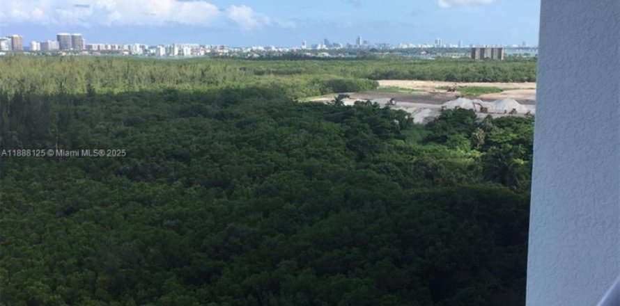 Condo à North Miami, Floride, 2 chambres  № 1942076