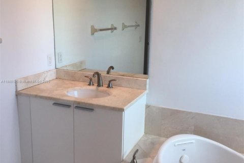 Copropriété à louer à North Miami, Floride: 2 chambres, 163.79 m2 № 1942076 - photo 21