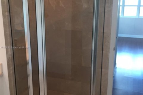 Copropriété à louer à North Miami, Floride: 2 chambres, 163.79 m2 № 1942076 - photo 22