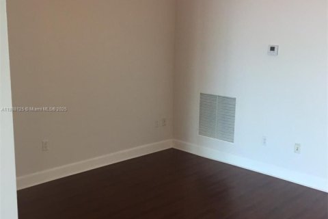 Copropriété à louer à North Miami, Floride: 2 chambres, 163.79 m2 № 1942076 - photo 11