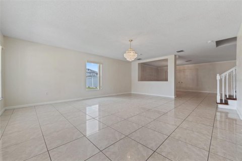 House in Kissimmee, Florida 5 bedrooms, 335.28 sq.m. № 2211180 - photo 14