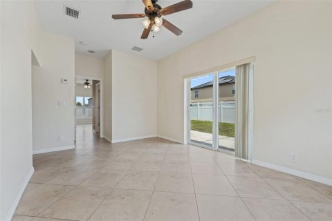 House in Kissimmee, Florida 5 bedrooms, 335.28 sq.m. № 2211180 - photo 26