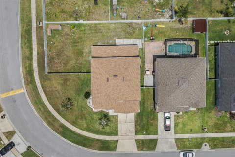 House in Kissimmee, Florida 5 bedrooms, 335.28 sq.m. № 2211180 - photo 8