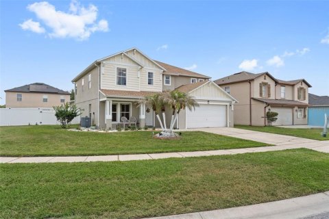 House in Kissimmee, Florida 5 bedrooms, 335.28 sq.m. № 2211180 - photo 3