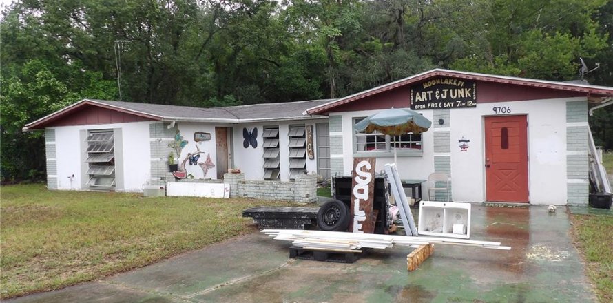 Casa en New Port Richey, Florida 3 dormitorios, 185.8 m2 № 2211011