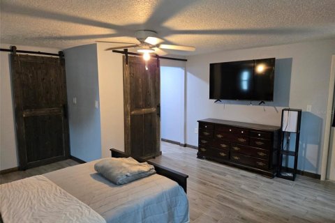 House in Deltona, Florida 4 bedrooms, 166.2 sq.m. № 2217019 - photo 18