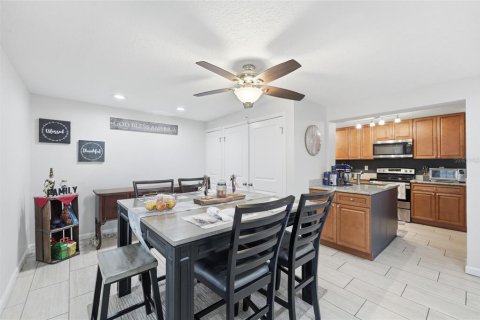 House in Deltona, Florida 4 bedrooms, 166.2 sq.m. № 2217019 - photo 13