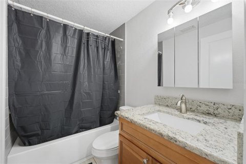 House in Deltona, Florida 4 bedrooms, 166.2 sq.m. № 2217019 - photo 30