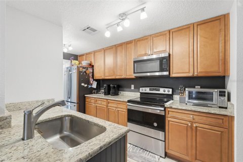 House in Deltona, Florida 4 bedrooms, 166.2 sq.m. № 2217019 - photo 7