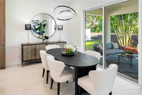 House in Weston, Florida 4 bedrooms, 173.08 sq.m. № 2080703 - photo 7