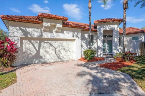 House in Weston, Florida 4 bedrooms, 173.08 sq.m. № 2080703