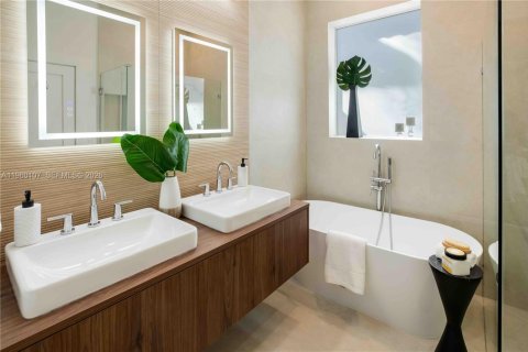 House in Weston, Florida 4 bedrooms, 173.08 sq.m. № 2080703 - photo 11