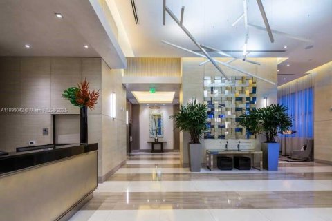 Condo in Miami, Florida, 1 bedroom  № 1952593 - photo 3