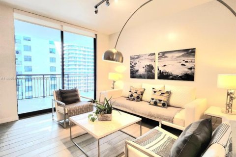 Condo in Miami, Florida, 1 bedroom  № 1952593 - photo 10