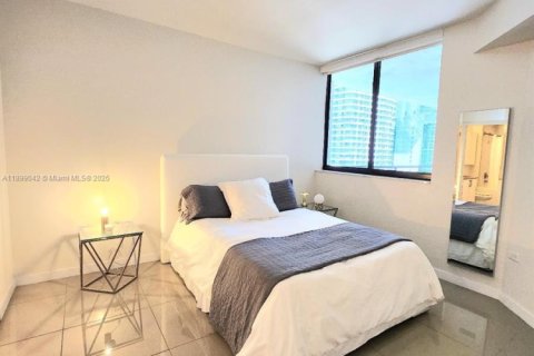 Condo in Miami, Florida, 1 bedroom  № 1952593 - photo 15