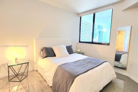 Condo in Miami, Florida, 1 bedroom  № 1952593 - photo 14