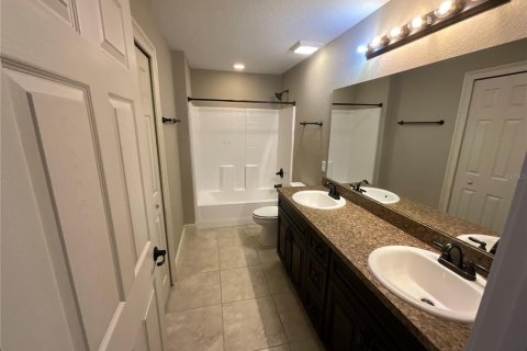 House in Ocala, Florida 3 bedrooms, 178.84 sq.m. № 2425423 - photo 8