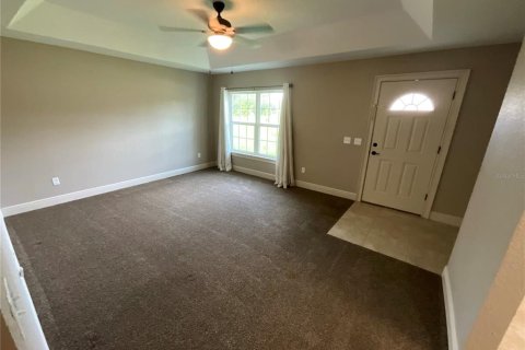 House in Ocala, Florida 3 bedrooms, 178.84 sq.m. № 2425423 - photo 2