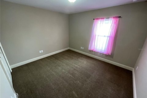 House in Ocala, Florida 3 bedrooms, 178.84 sq.m. № 2425423 - photo 6
