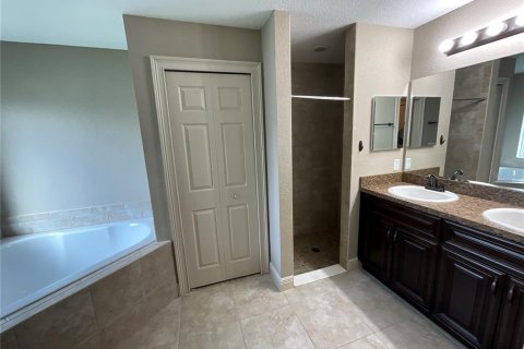 House in Ocala, Florida 3 bedrooms, 178.84 sq.m. № 2425423 - photo 12