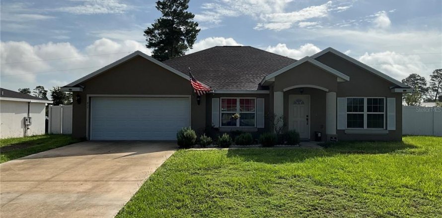 House in Ocala, Florida 3 bedrooms, 178.84 sq.m. № 2425423