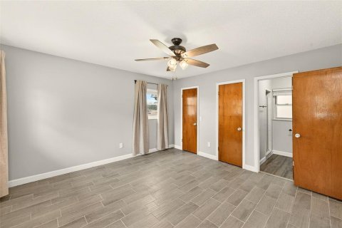 House in Mulberry, Florida 6 bedrooms, 292.27 sq.m. № 2107813 - photo 17
