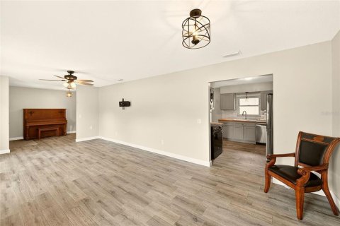 House in Mulberry, Florida 6 bedrooms, 292.27 sq.m. № 2107813 - photo 9