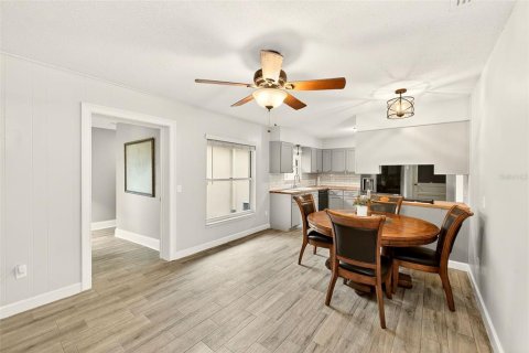 House in Mulberry, Florida 6 bedrooms, 292.27 sq.m. № 2107813 - photo 7