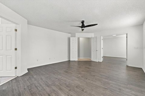 Casa en venta en Orlando, Florida, 5 dormitorios, 261.24 m2 № 2383579 - foto 8