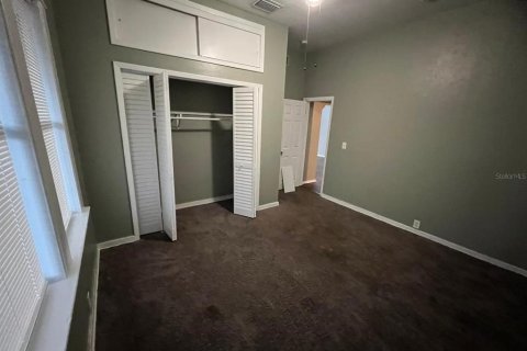 House in Tampa, Florida 3 bedrooms, 120.77 sq.m. № 2206289 - photo 6