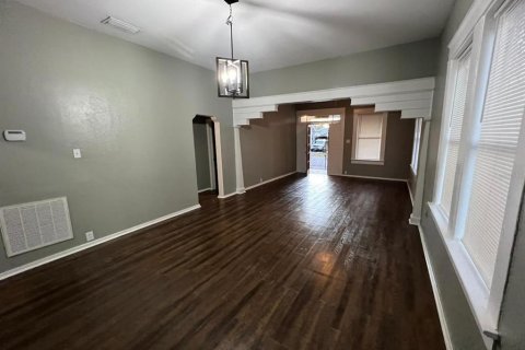 House in Tampa, Florida 3 bedrooms, 120.77 sq.m. № 2206289 - photo 3