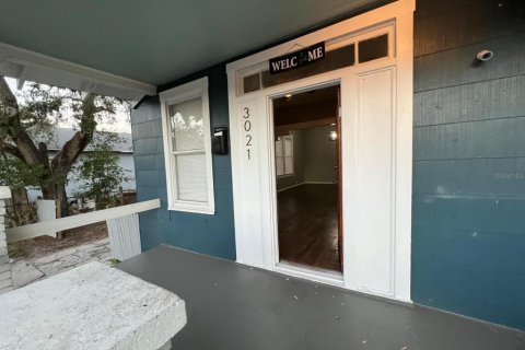 House in Tampa, Florida 3 bedrooms, 120.77 sq.m. № 2206289 - photo 13