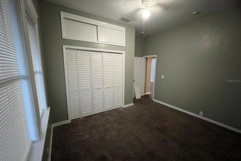 House in Tampa, Florida 3 bedrooms, 120.77 sq.m. № 2206289 - photo 7