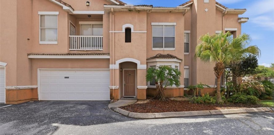Condo in Tampa, Florida, 2 bedrooms № 2094692