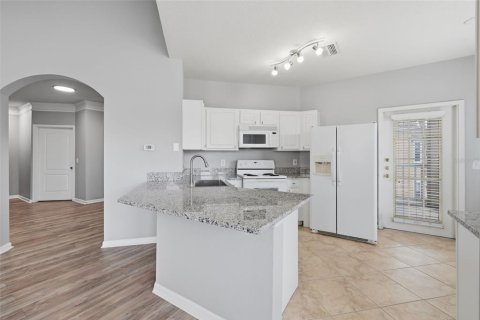 Condo in Tampa, Florida, 2 bedrooms № 2094692 - photo 8
