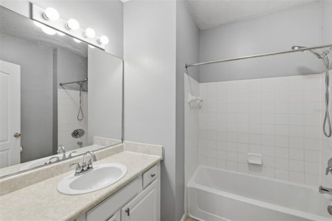 Condo in Tampa, Florida, 2 bedrooms № 2094692 - photo 15
