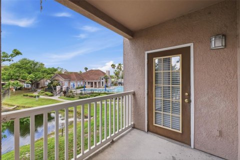 Condo in Tampa, Florida, 2 bedrooms № 2094692 - photo 23
