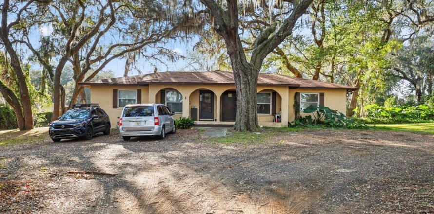 Duplex in Orange Park, Florida 4 bedrooms, 161.65 sq.m. № 848757
