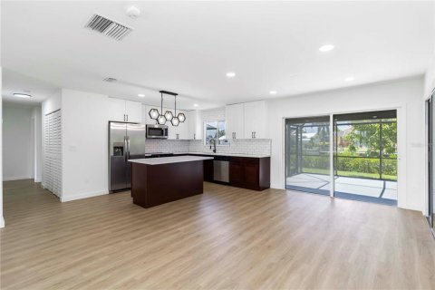 Casa en venta en Port Charlotte, Florida, 3 dormitorios, 109.25 m2 № 1837701 - foto 7