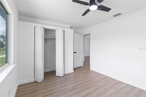 Casa en venta en Port Charlotte, Florida, 3 dormitorios, 109.25 m2 № 1837701 - foto 17