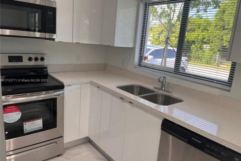 Immobilier commercial à vendre à Miami, Floride: 153.29 m2 № 1482970 - photo 6