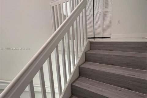 Immobilier commercial à vendre à Miami, Floride: 153.29 m2 № 1482970 - photo 7
