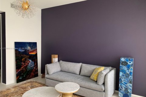 Condo in Miami, Florida, 4 bedrooms  № 1941570 - photo 17