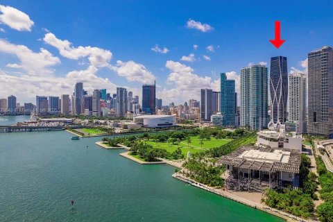 Condo in Miami, Florida, 4 bedrooms  № 1941570 - photo 1