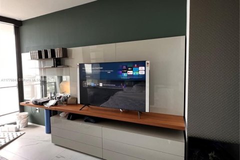 Condo in Miami, Florida, 4 bedrooms  № 1941570 - photo 14