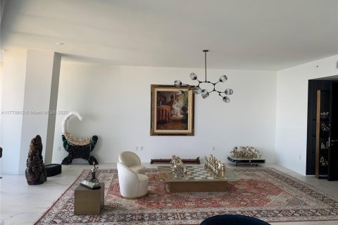 Condo in Miami, Florida, 4 bedrooms  № 1941570 - photo 4