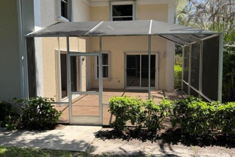Townhouse in St. Lucie, Florida 3 bedrooms, 144.93 sq.m. № 2191065 - photo 3