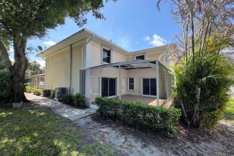 Townhouse in St. Lucie, Florida 3 bedrooms, 144.93 sq.m. № 2191065 - photo 4