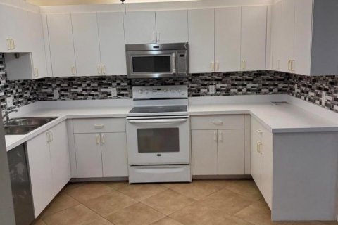 Townhouse in St. Lucie, Florida 3 bedrooms, 144.93 sq.m. № 2191065 - photo 7